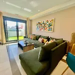 Beachside Apartment - Downtown Terrace & Beach