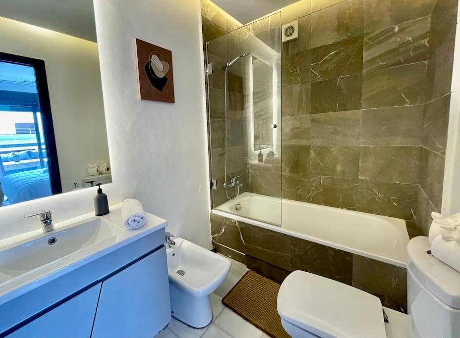 Beachside - Downtown Terrace & Appartement Tanger